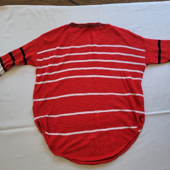 Women's Express Oversized Sweater Sz. XS - Picture 5 of 5